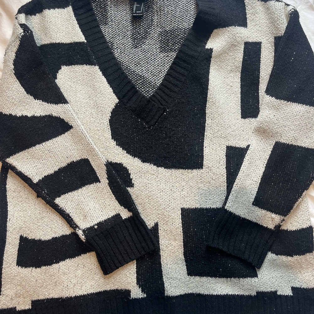 Forever 21 Black and Cream V-Neck women’s Sweater